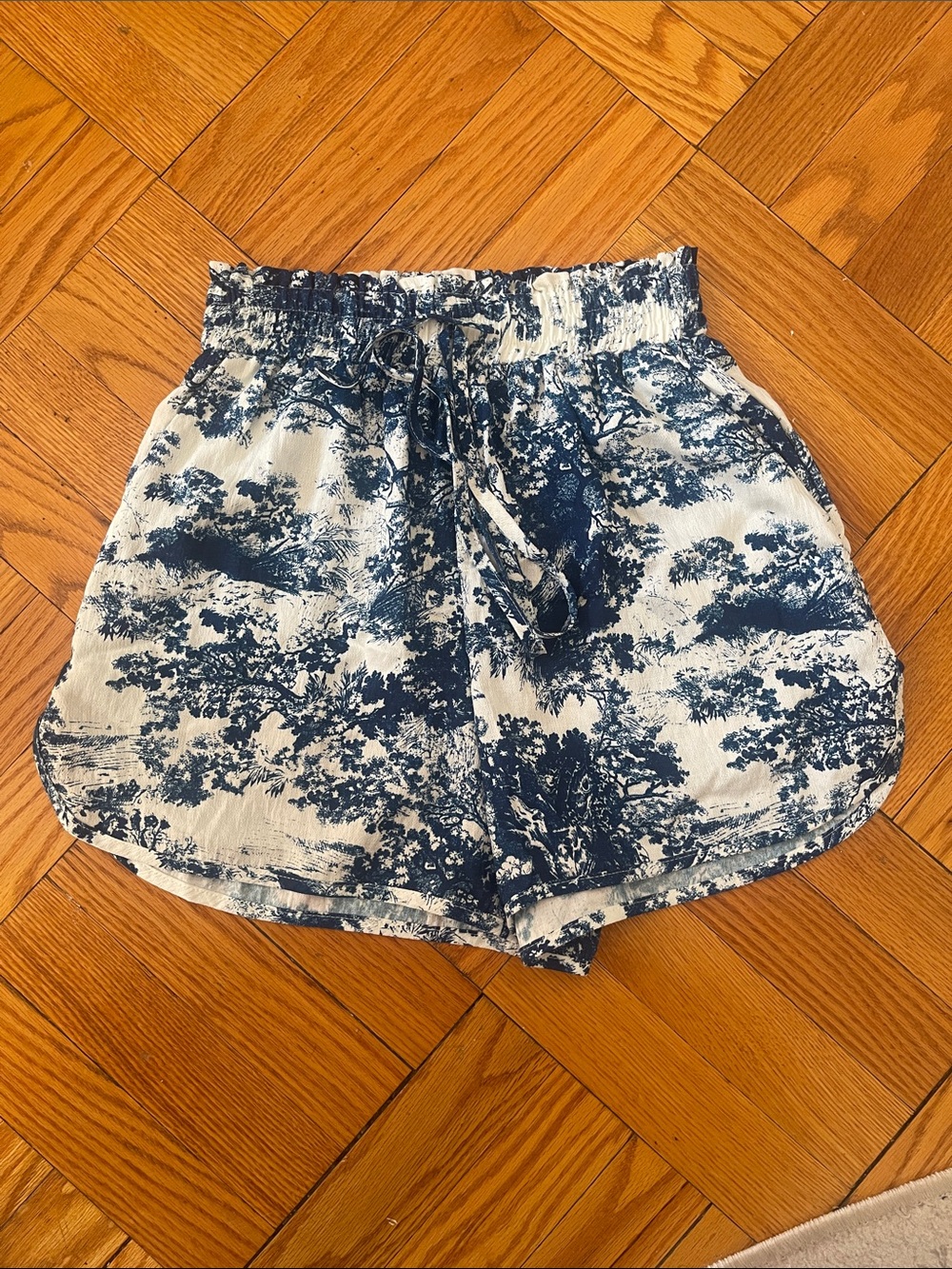 Commense Blue and White High Waist Shorts Set Toile Print - Picture 11 of 16